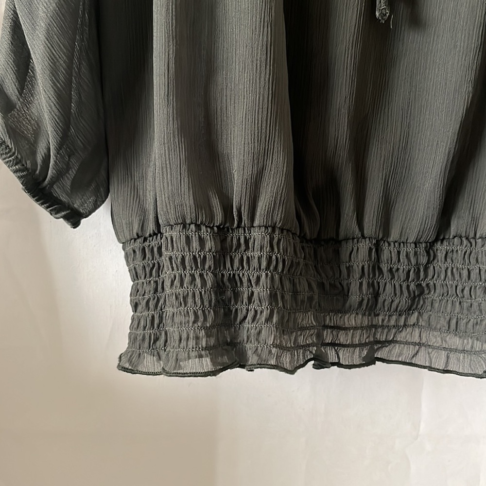 Open-Shoulder Blouse - Picture 3 of 5